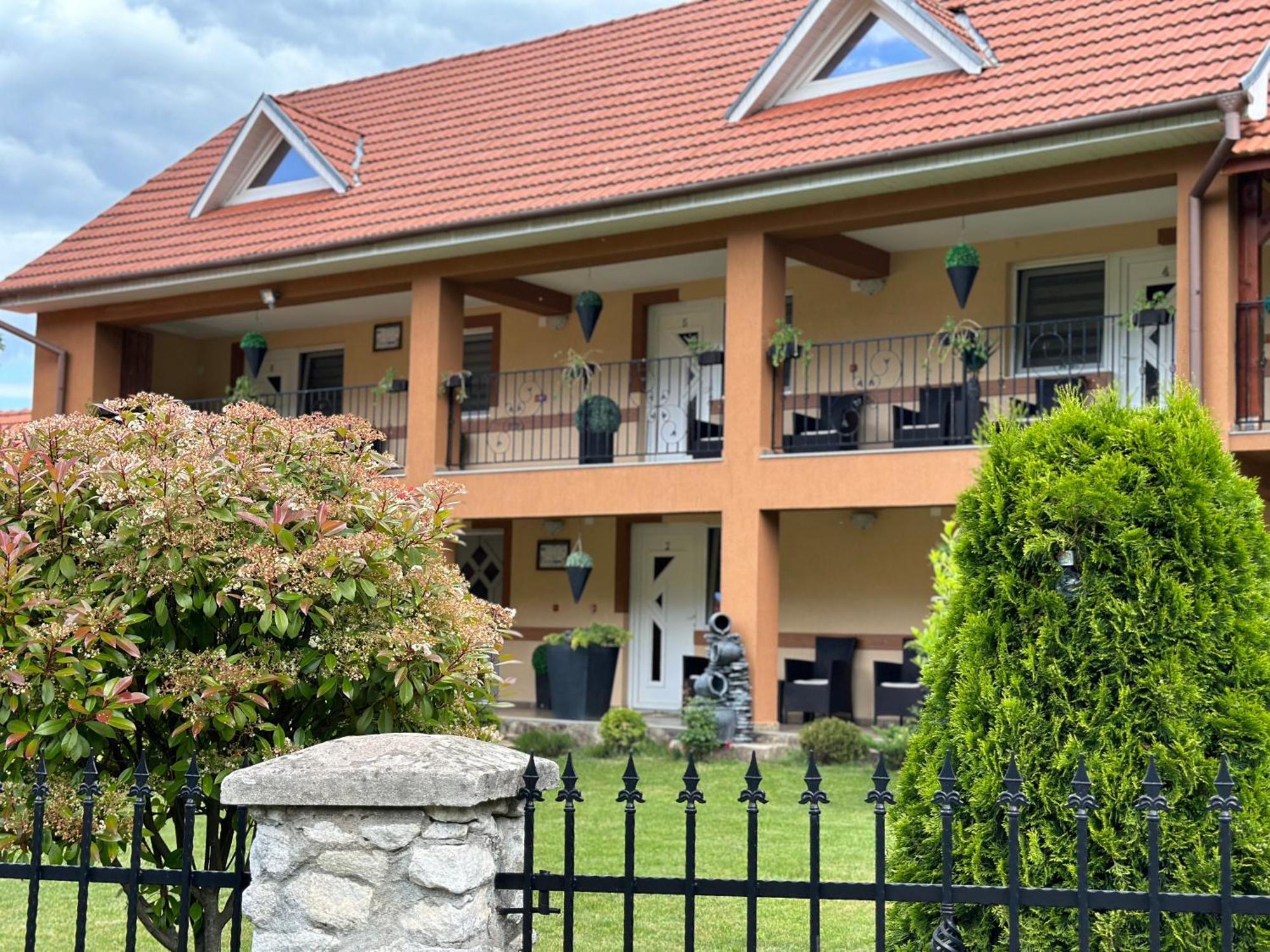 Casa Antonia Hotel Chiscau Bagian luar foto
